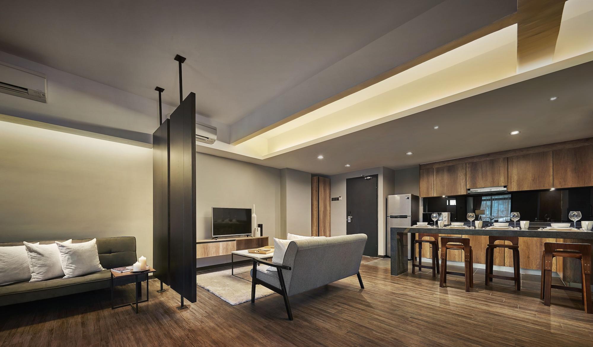 Tropics Eight Suites George Town Esterno foto