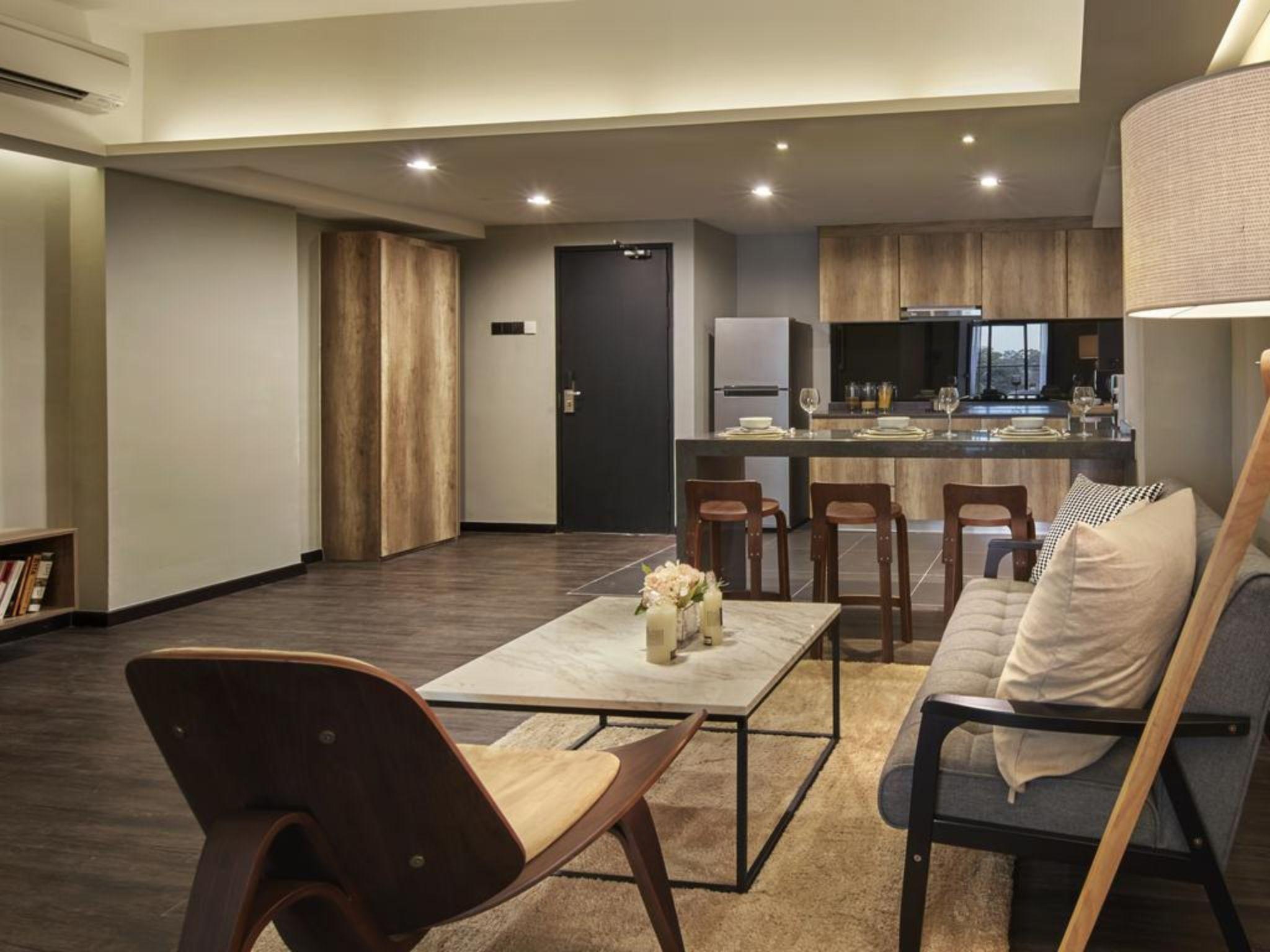 Tropics Eight Suites George Town Esterno foto