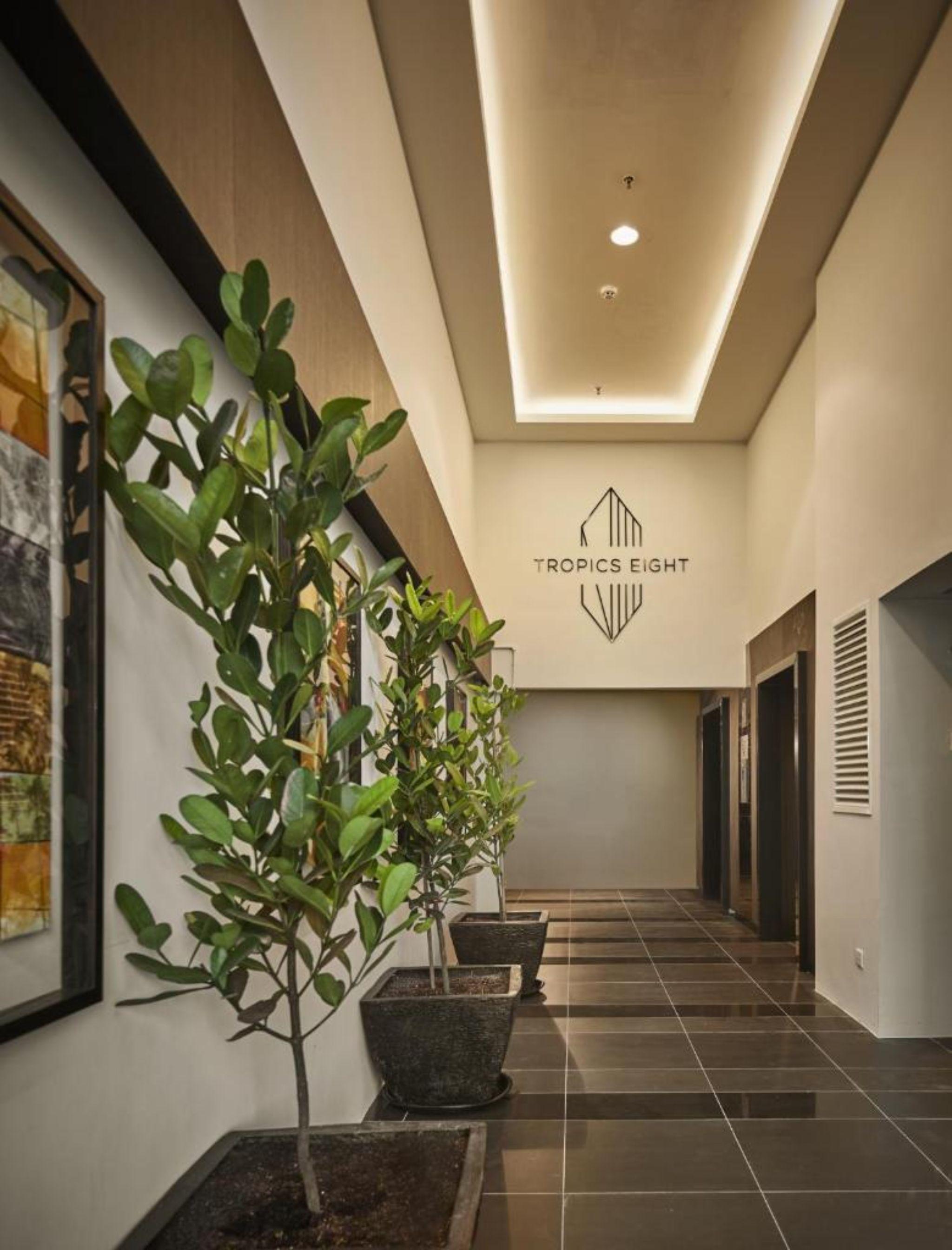 Tropics Eight Suites George Town Esterno foto