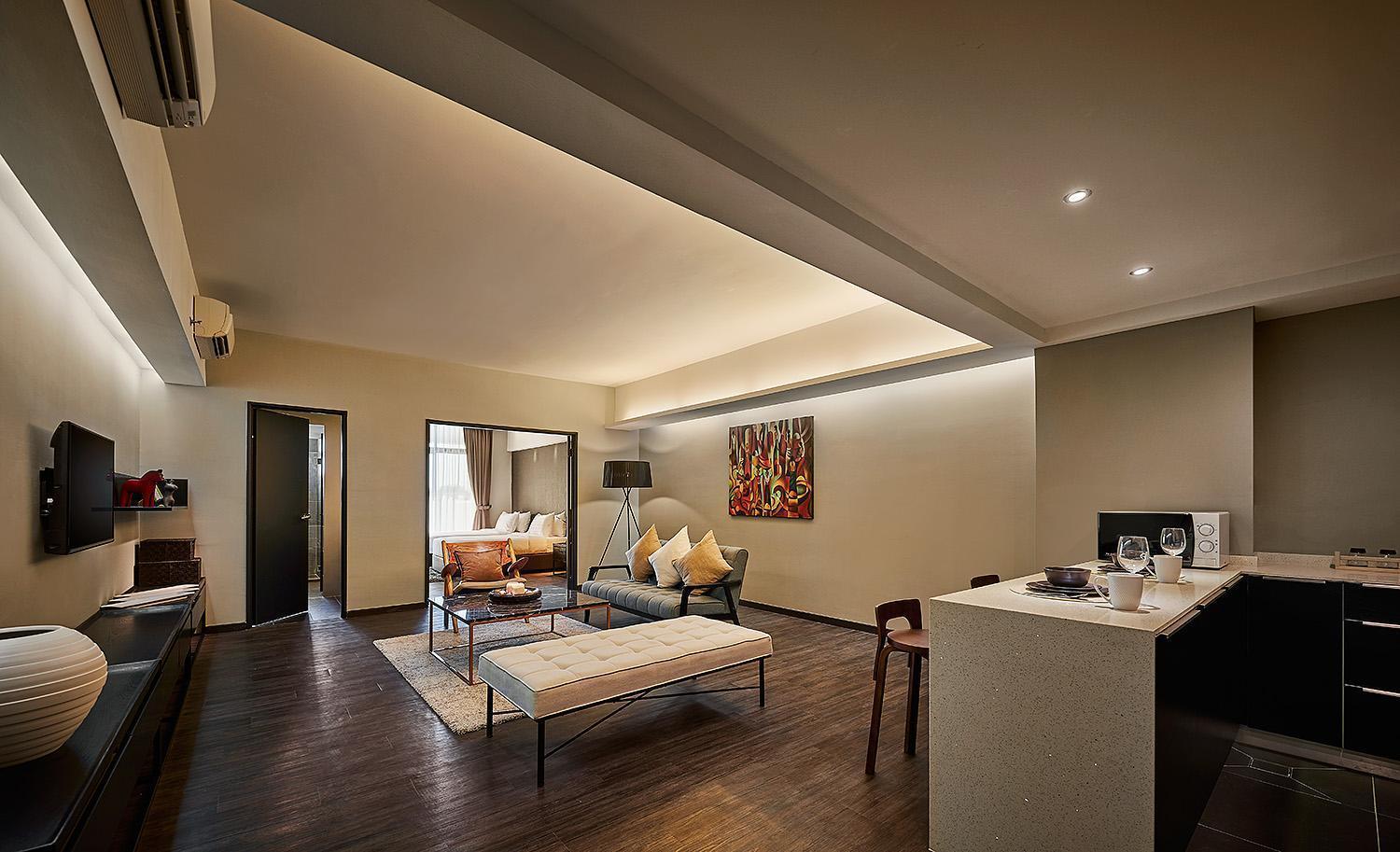 Tropics Eight Suites George Town Esterno foto