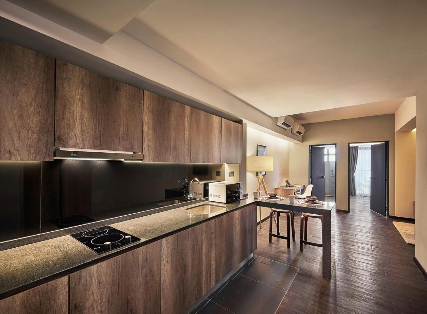 Tropics Eight Suites George Town Esterno foto